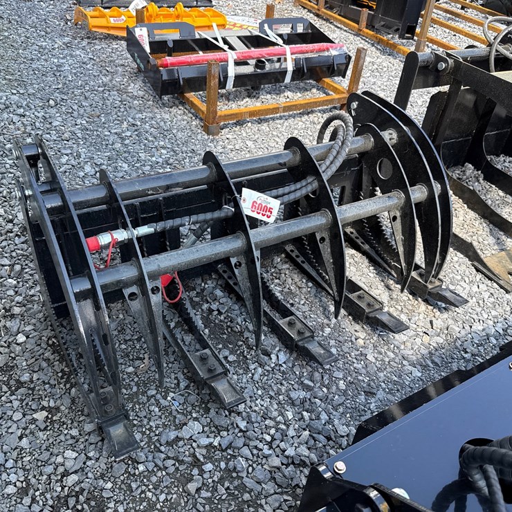 #6005 • 44" DINGO BRUSH GRAPPLE