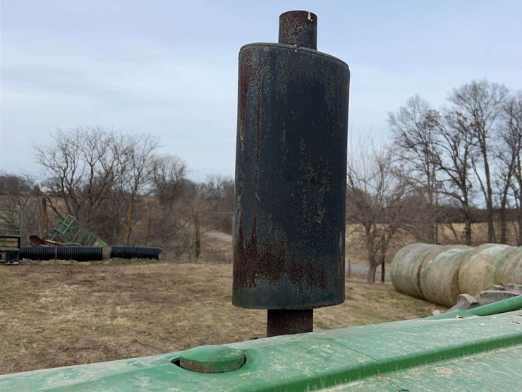 john-deere-70-image-14