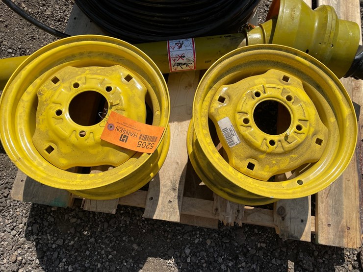 john-deere-12-image-1