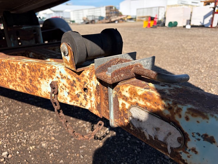 #2393-•-14’-aluminum-v-hull-boat-with-trailer(sells-with-bill-of-sale)-image-11