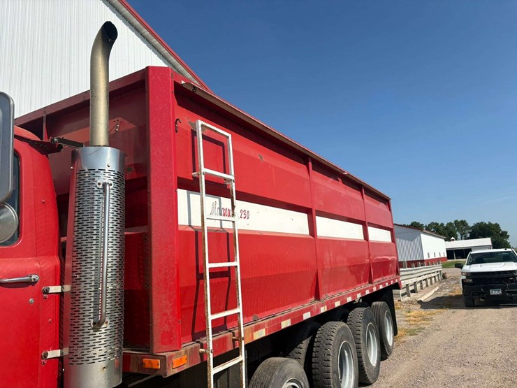 1986-mack-valueliner-image-27