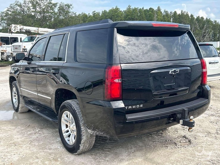 2015-chevrolet-tahoe-image-4