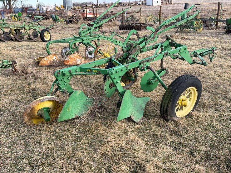 john-deere-pull-type-no.-44-two-bottom-plow-image-3