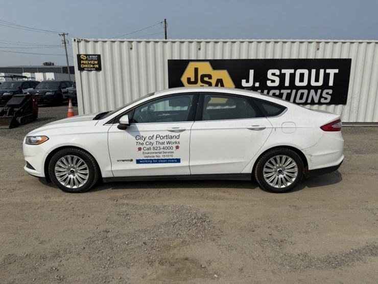 2015-ford-fusion-hybrid-sedan-image-7