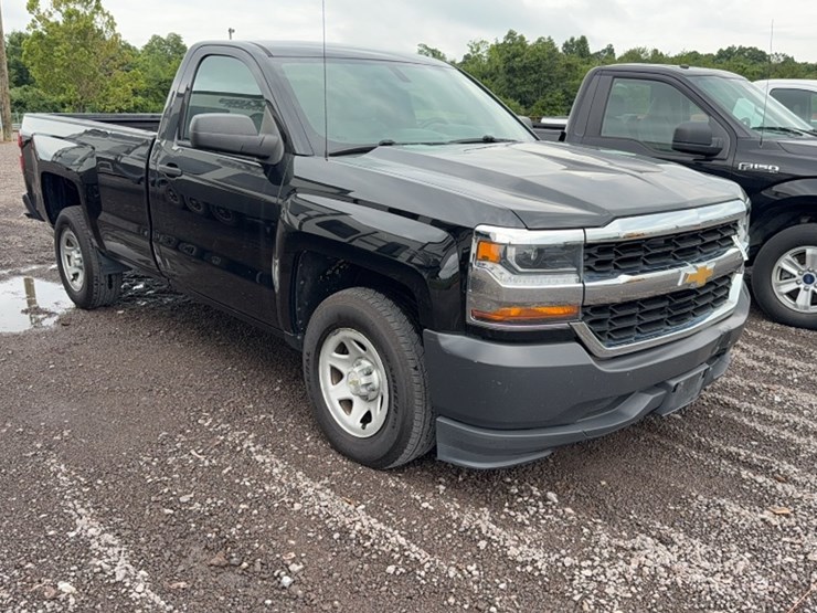 2017-chevrolet-1500-image-3