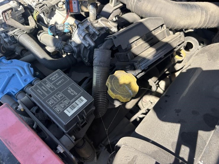 2020-caterpillar-gc40k-image-33