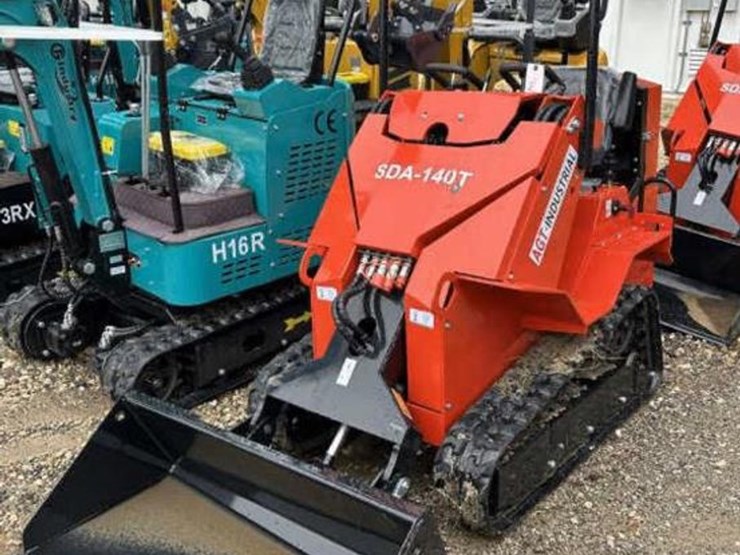 #242-•-mini-skid-steer-loader---agt---gas-image-1