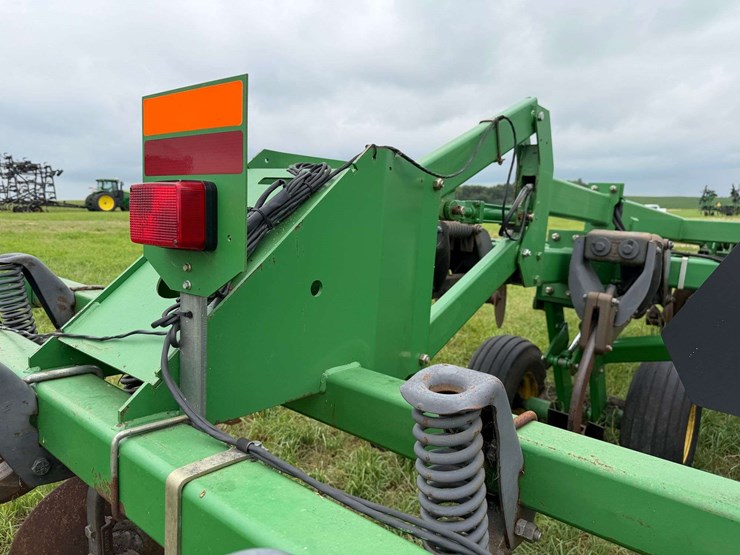 john-deere-2700-image-32