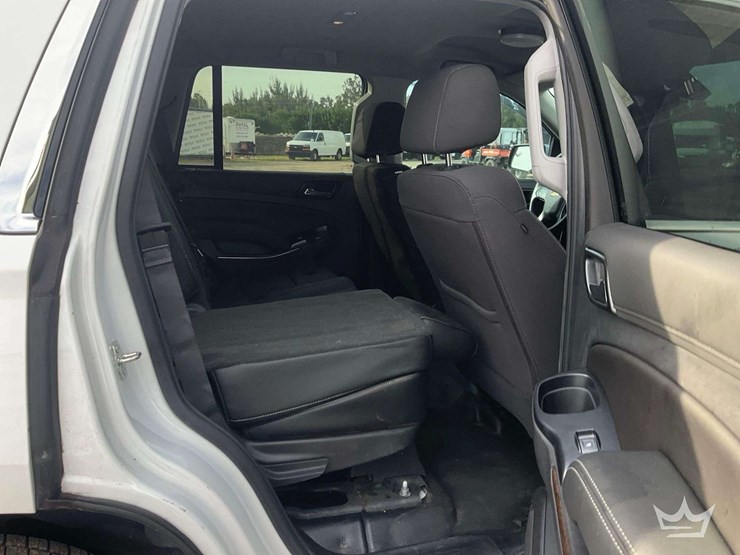 2020-chevrolet-tahoe-image-24