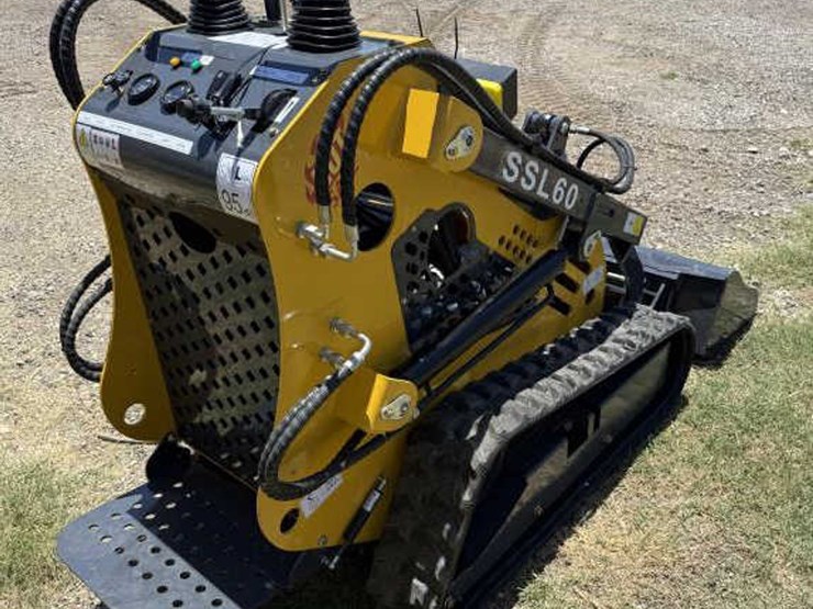 #240-•-mini-skid-steer-stand-on-loader---ssl60---gas-image-5
