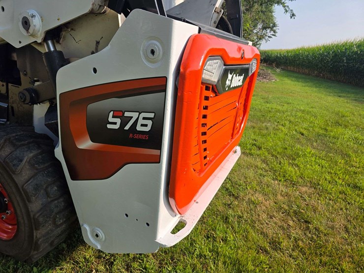 2021-bobcat-s76-image-42