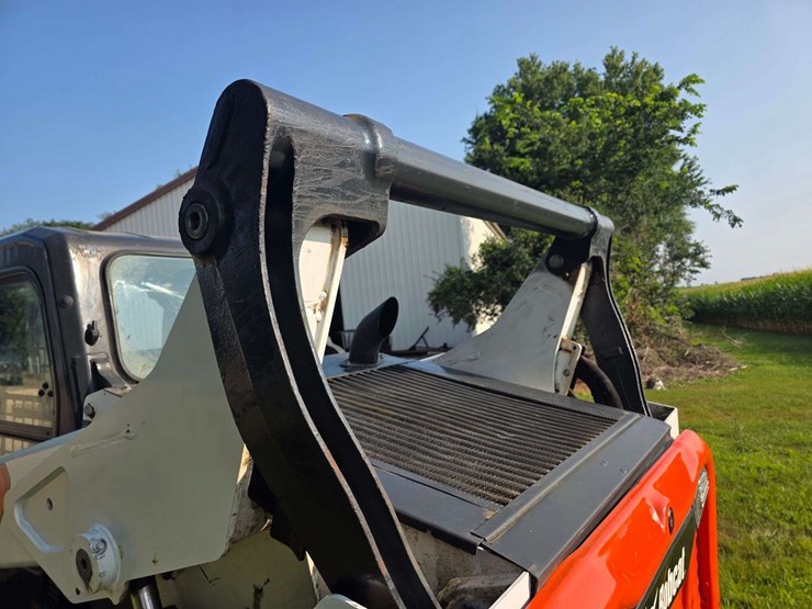 2021-bobcat-s76-image-41