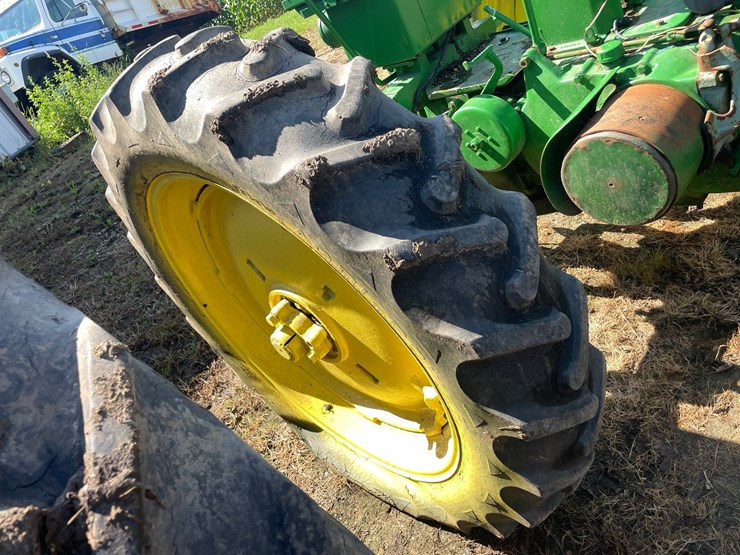 john-deere-b-image-25