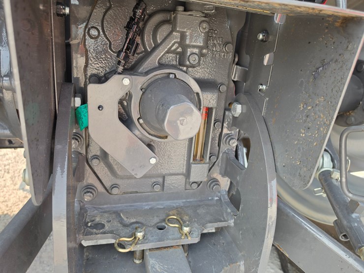 2021-massey-ferguson-4710-image-19