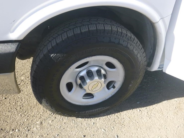 2014-chevrolet-express-2500-image-13