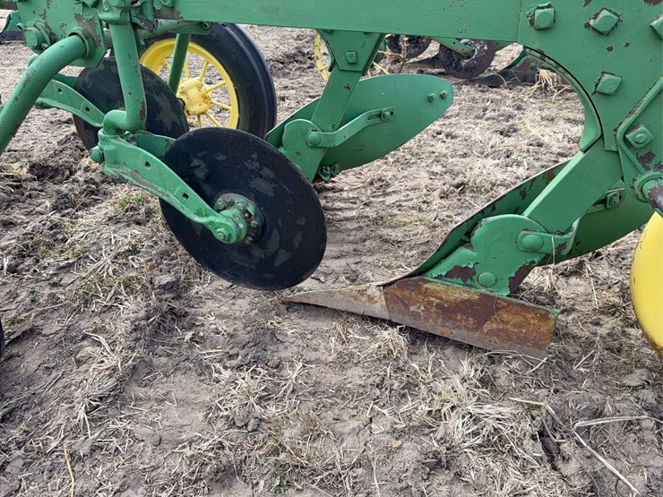 john-deere-no.-44-pull-type-two-bottom-plow-image-16