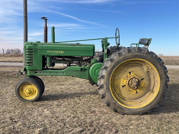 john-deere-model-b-image-2
