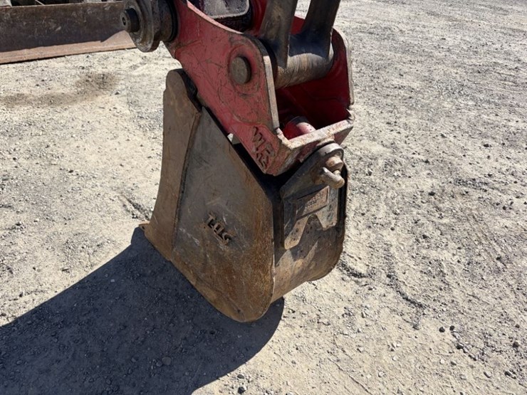 2011-deere-85d-image-11