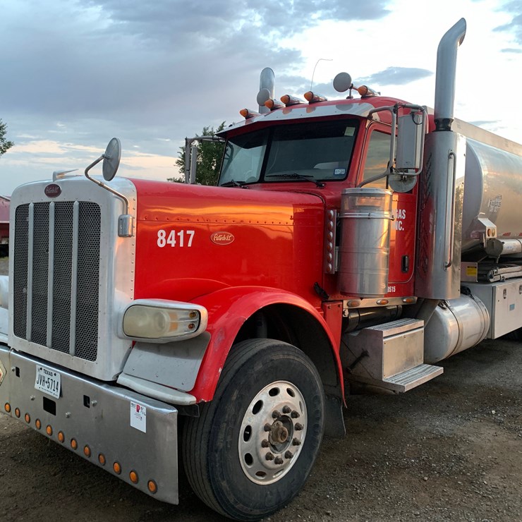 2008 PETERBILT 389
