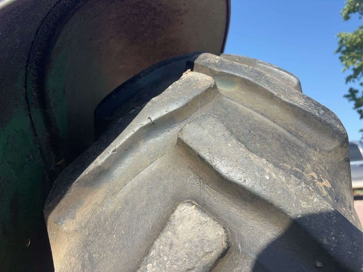 john-deere-70-image-92