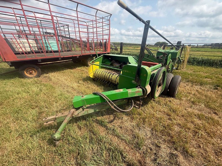john-deere-24t-image-9