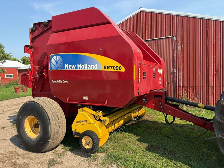 2011-new-holland-br7090-image-1