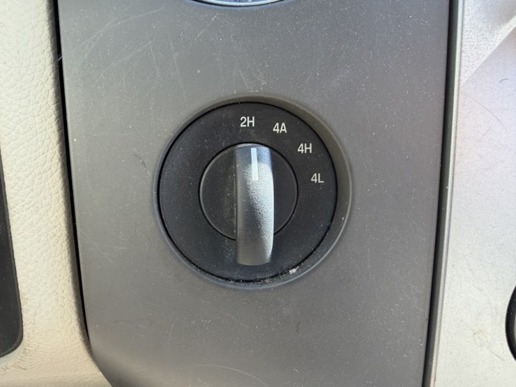 2012-ford-explorer-image-30