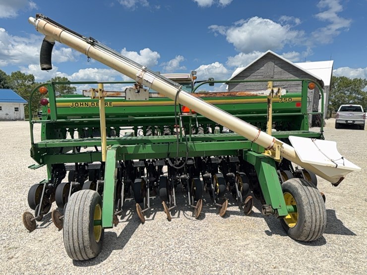 john-deere-750-image-5