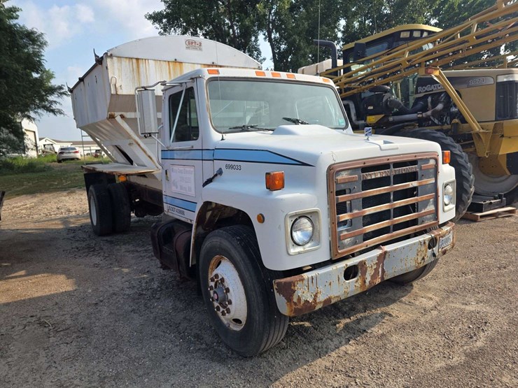 1985-case-ih-200-image-3