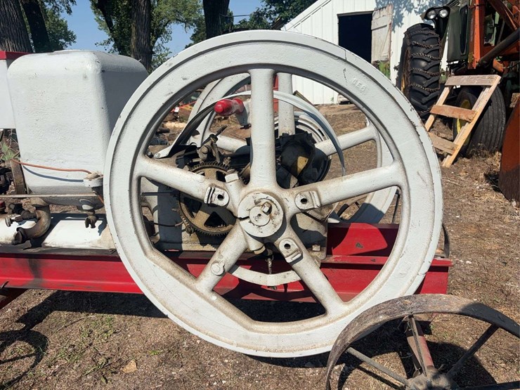 monitor-5-horse-hit-and-miss-engine-with-cart-image-9