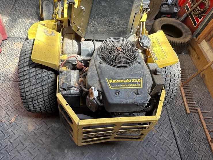 great-dane-chariot-jr-zero-turn-mower-image-7