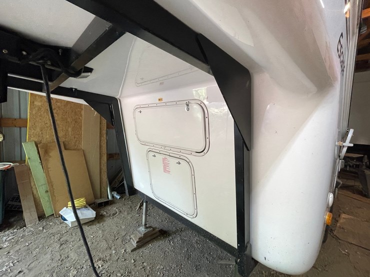 #7001-•-2018-escape-5.0-ta-5th-wheel-camper-(has-mn-title-in-dealy)-image-8