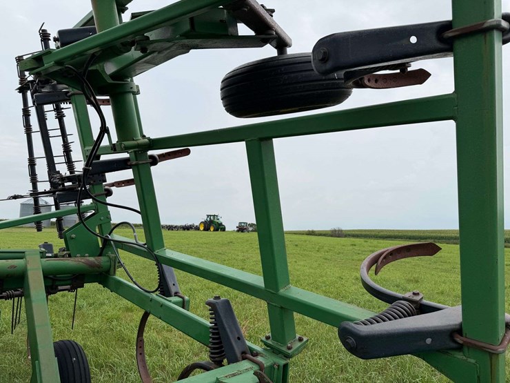 john-deere-680-image-13