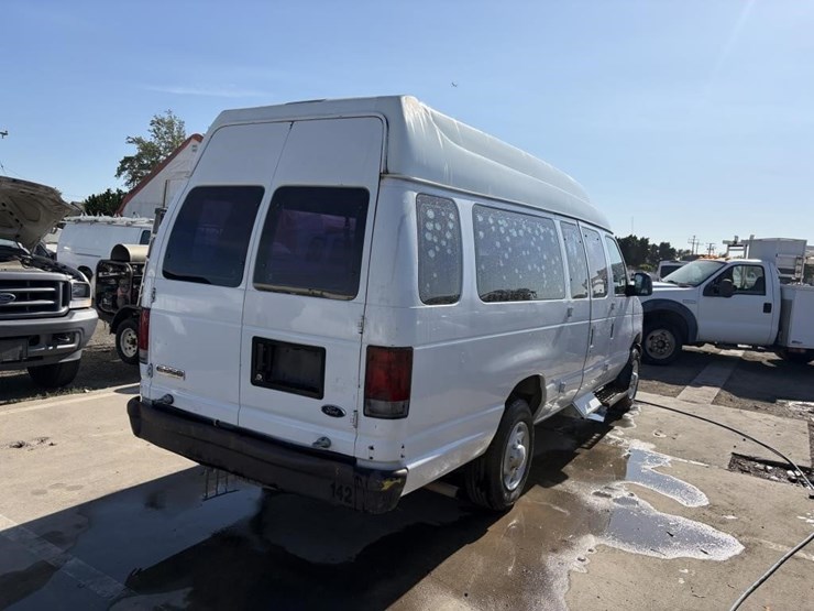 2007-ford-e250-image-3