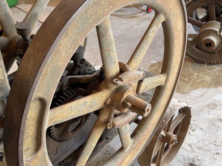 rock-island-2-1/2-horse-hit-and-miss-engine-with-cart-image-10