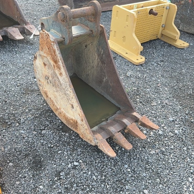 #2001 • TAG 16" EXCAVATOR BUCKET