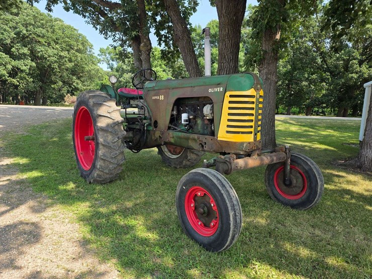 1958-oliver-super-88-image-1