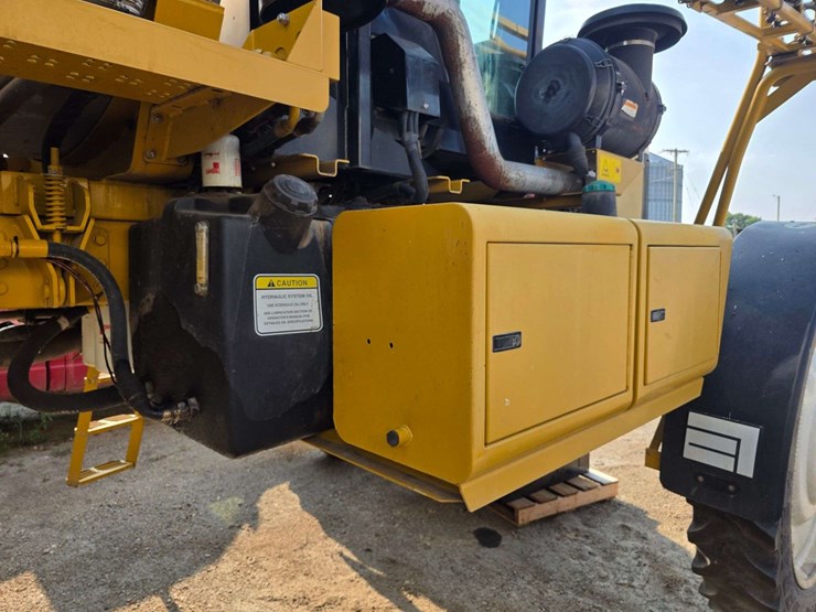 rogator-1074-self-propelled-sprayer,-100'-booms,-currently-winterized,-320/90r50-tires,-rears-with-d-image-15