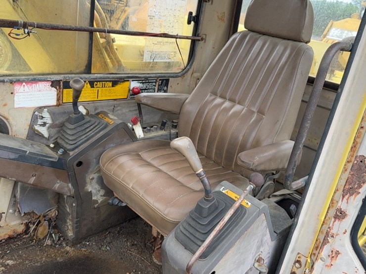 deere-490d-image-17