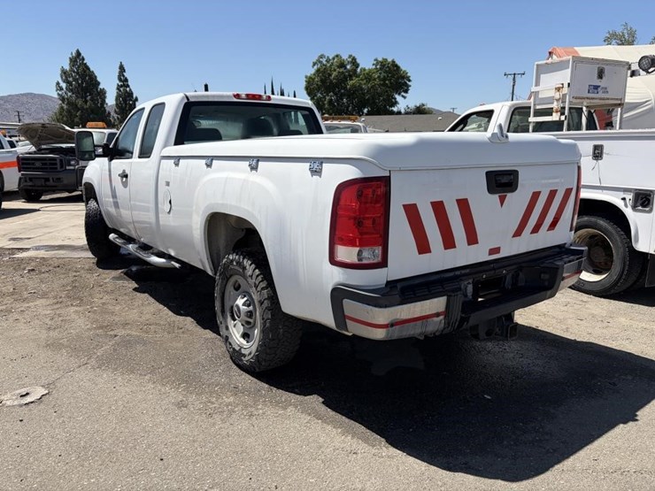 2012-gmc-sierra-2500-image-4