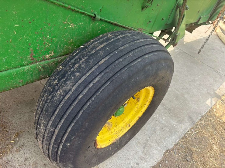 john-deere-3800-image-31