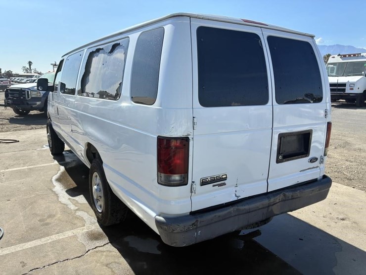2007-ford-e350-image-4