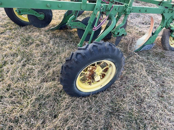 john-deere-8-image-11