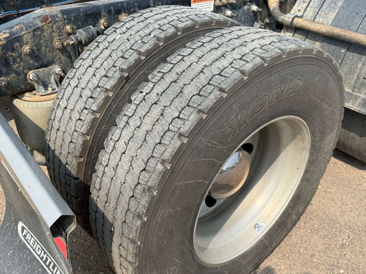 2024-freightliner-semi,-cummins-x15-engine,-420,478-miles,-10-speed,-full-locking-rear-ends,-tri-axl-image-26
