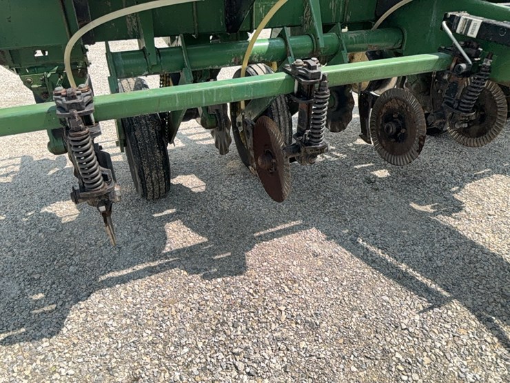 john-deere-7000-image-9