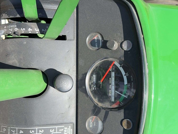 john-deere-3020-image-45