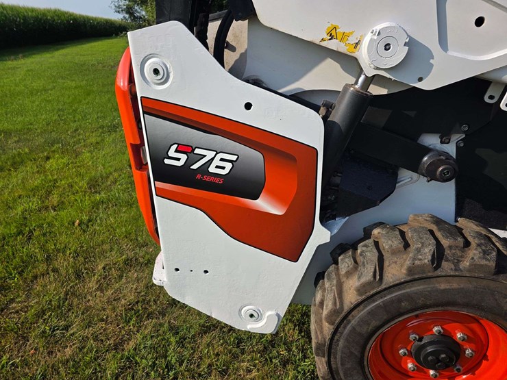 2021-bobcat-s76-image-34