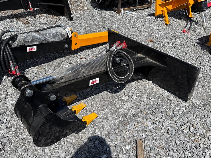 #6031-•-skid-steer-stationary-backhoe-image-1