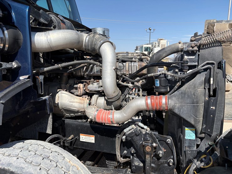 2021-western-star-4900-image-13