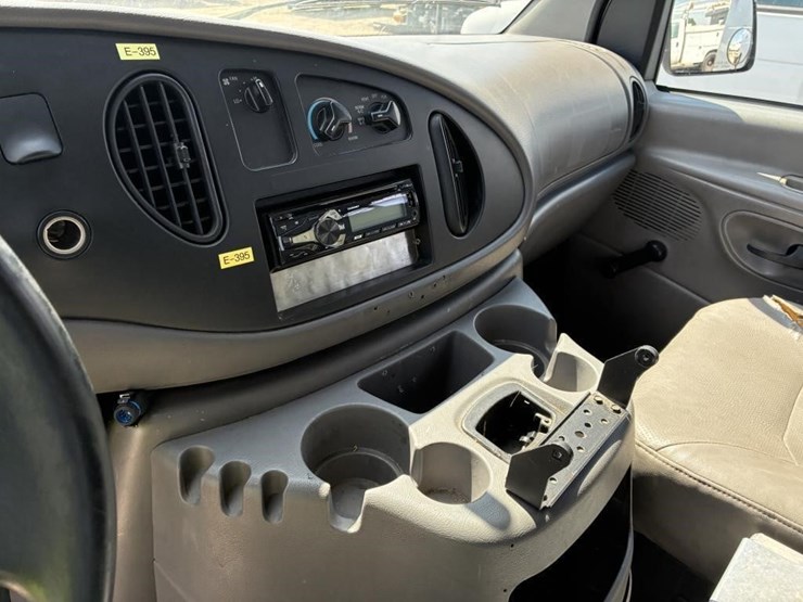 2001-ford-e350-sd-image-22